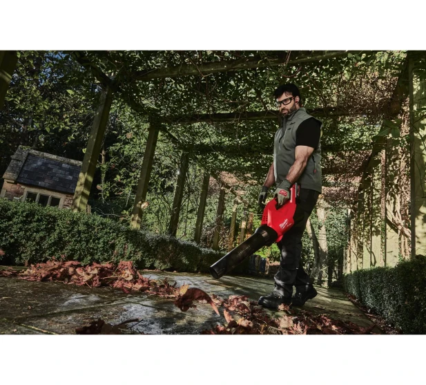 Milwaukee Akkulehtipuhallinen M18 FBLG3 0 RUNKO Tuotekoodi MW493301 IKH Saarenpaa kuva