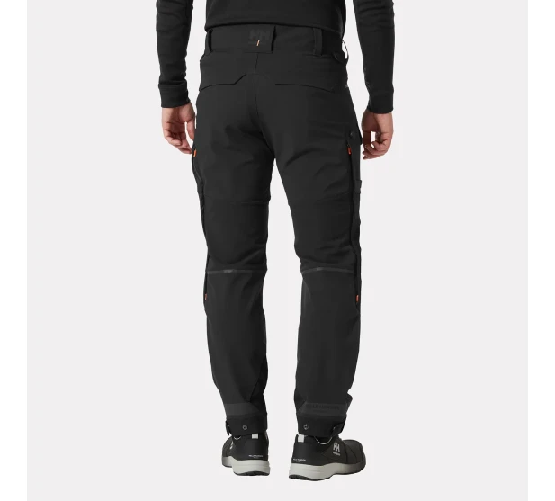 Helly Hansen tyohousut Kensington HH Connect softshell Vaihdettava Connect riipputaskujarjestelma CNCT Saarenpaa Oy Kuva 3 kuva