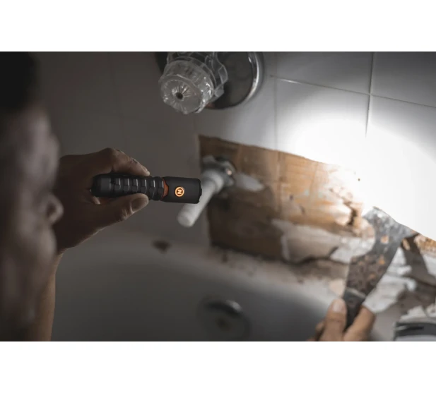 IKH NEBO Taskulamppu Torchy 2K 2000 LM 200M Tuotekoodi NEB004 Saarenpaa Oy Kuva 3 kuva