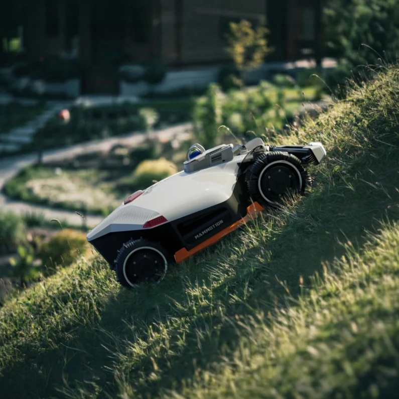 Mammotion LUBA 3 3000 AWD LiDAR NetRTK robottiruohonleikkuri rajalangaton nelivetoleikkuri 3000 m Kuva 5