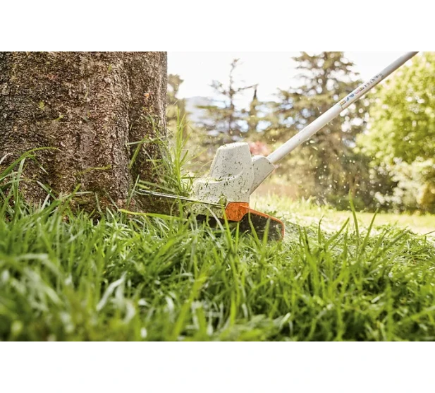 STIHL FSA 57 akkutrimmeri setti AK 10 + AL 101 kevyt ja helppokayttoinen siimaleikkuri kotipihaan Kuva 2 kuva